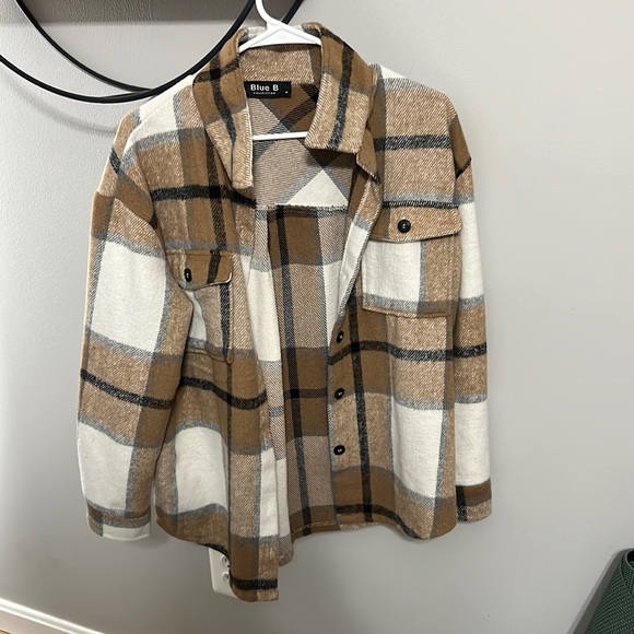 Shacket - Picture 1 of 2